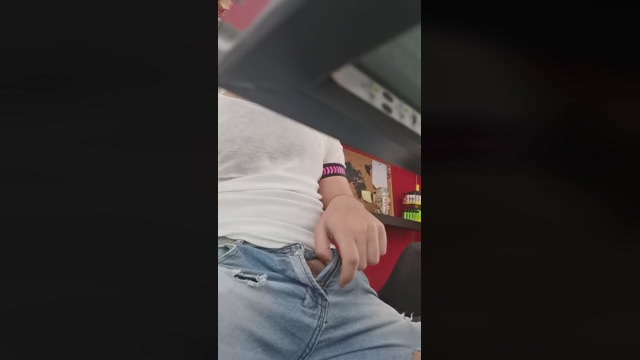 2horny2gay  03-05-2022